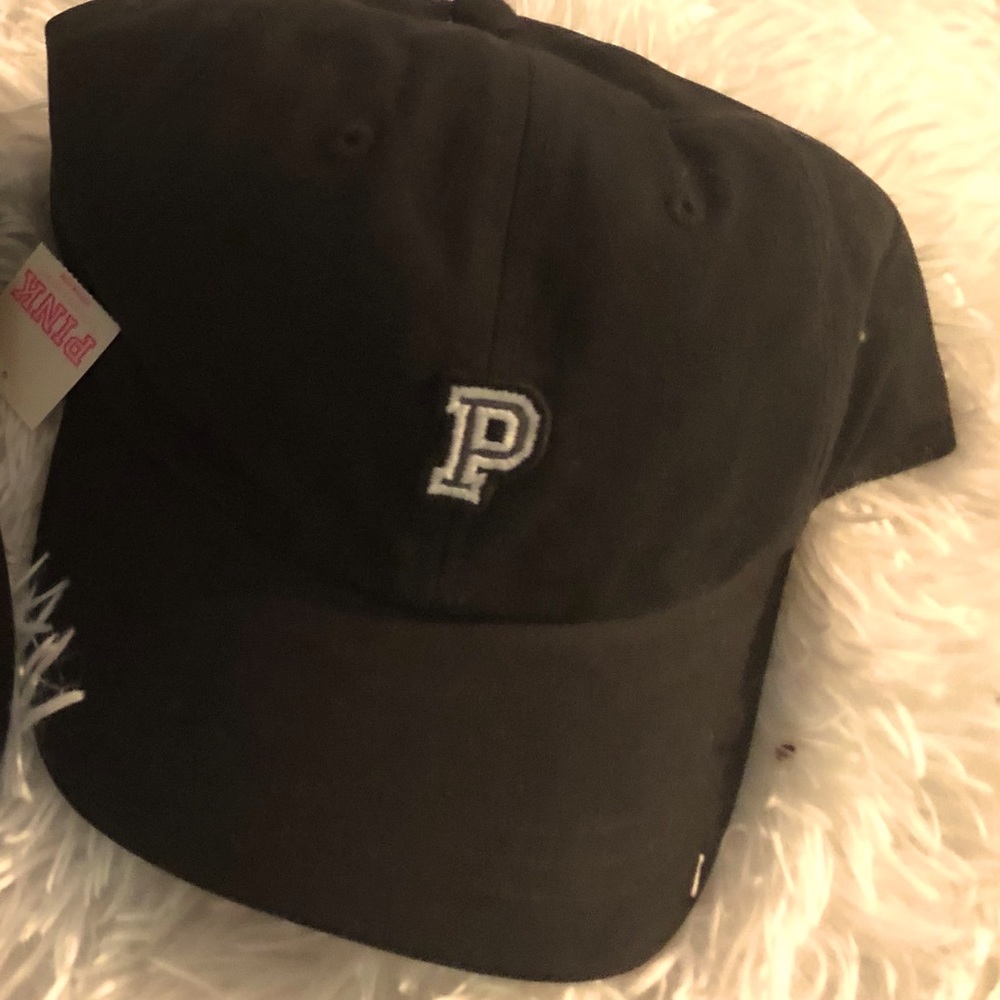 BNWT- Vs/Pink small logo adjustable hat